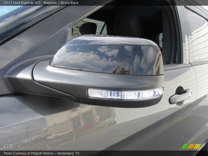 Magnetic / Ebony Black 2017 Ford Explorer XLT