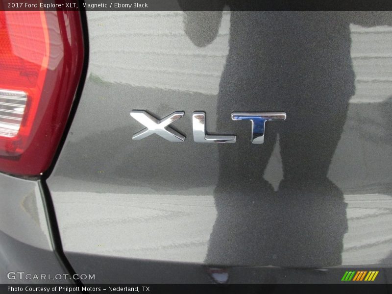 Magnetic / Ebony Black 2017 Ford Explorer XLT