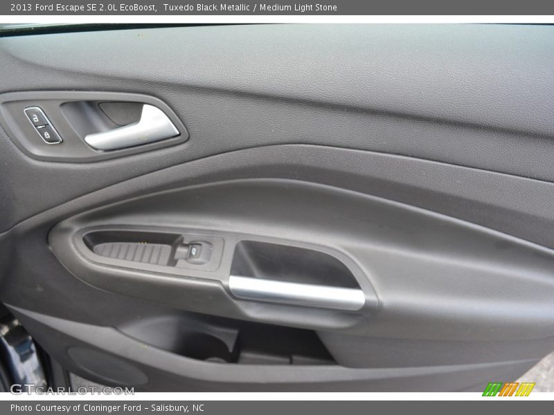 Tuxedo Black Metallic / Medium Light Stone 2013 Ford Escape SE 2.0L EcoBoost