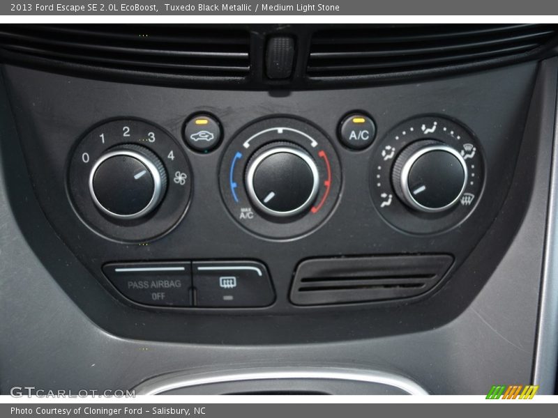 Tuxedo Black Metallic / Medium Light Stone 2013 Ford Escape SE 2.0L EcoBoost