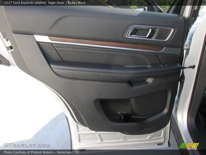 Ingot Silver / Ebony Black 2017 Ford Explorer Limited