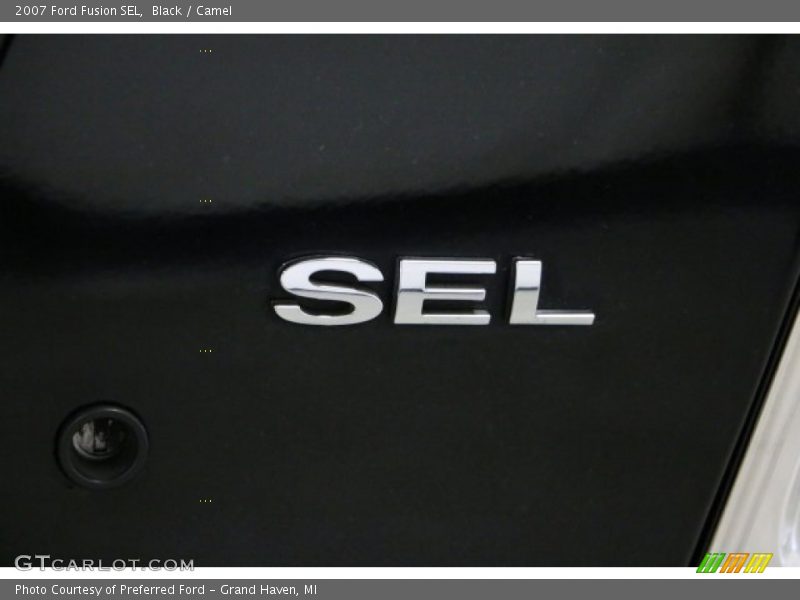 Black / Camel 2007 Ford Fusion SEL