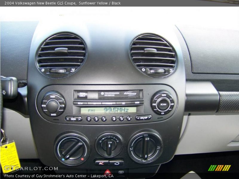 Sunflower Yellow / Black 2004 Volkswagen New Beetle GLS Coupe