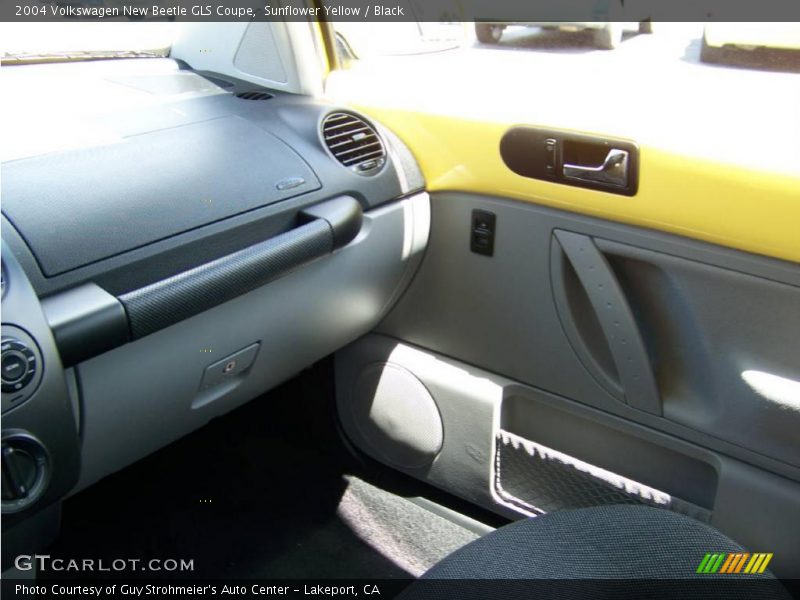Sunflower Yellow / Black 2004 Volkswagen New Beetle GLS Coupe