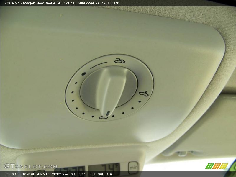 Sunflower Yellow / Black 2004 Volkswagen New Beetle GLS Coupe