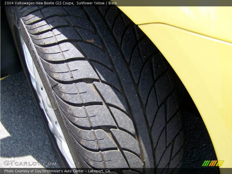 Sunflower Yellow / Black 2004 Volkswagen New Beetle GLS Coupe