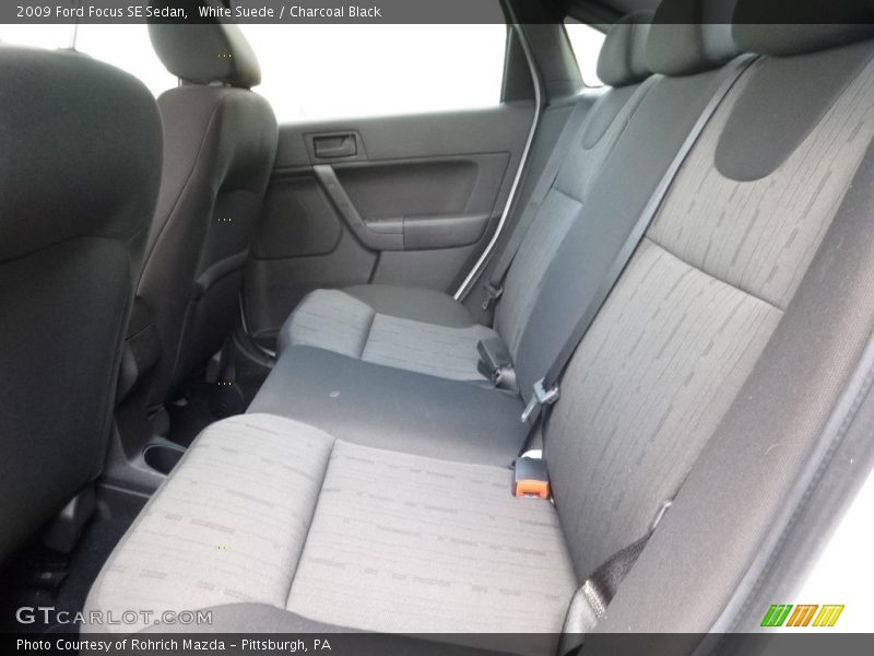 White Suede / Charcoal Black 2009 Ford Focus SE Sedan