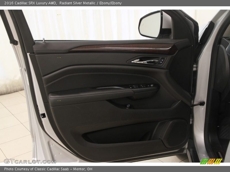 Radiant Silver Metallic / Ebony/Ebony 2016 Cadillac SRX Luxury AWD