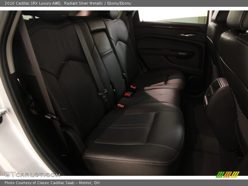 Radiant Silver Metallic / Ebony/Ebony 2016 Cadillac SRX Luxury AWD