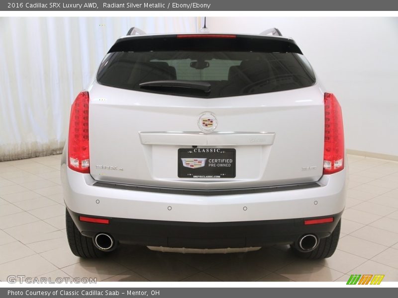 Radiant Silver Metallic / Ebony/Ebony 2016 Cadillac SRX Luxury AWD