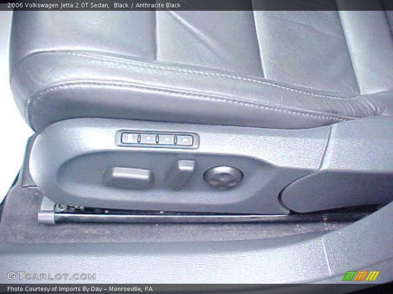 Black / Anthracite Black 2006 Volkswagen Jetta 2.0T Sedan