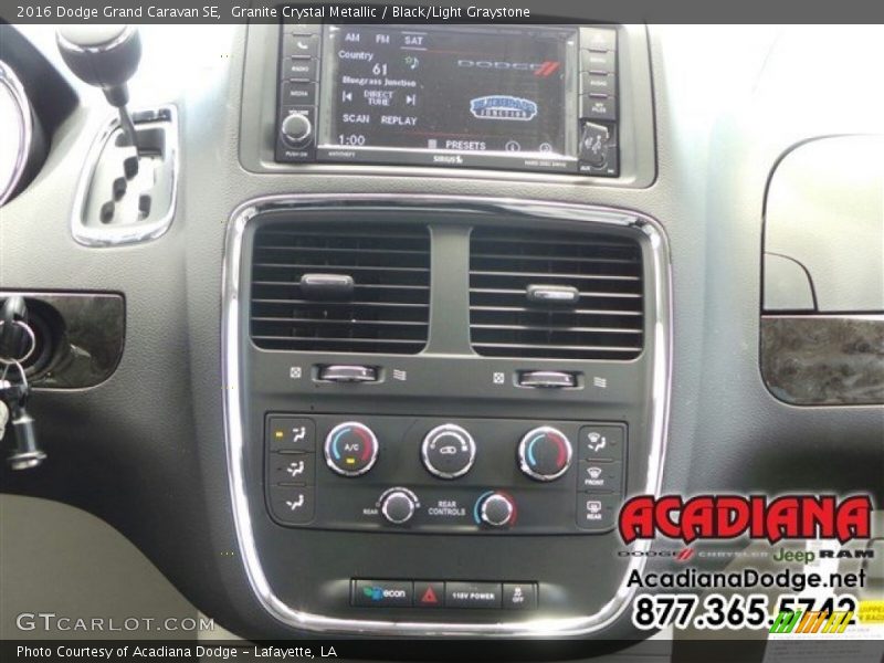 Granite Crystal Metallic / Black/Light Graystone 2016 Dodge Grand Caravan SE