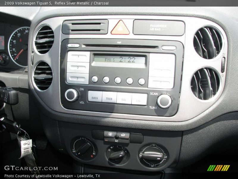 Reflex Silver Metallic / Charcoal 2009 Volkswagen Tiguan S
