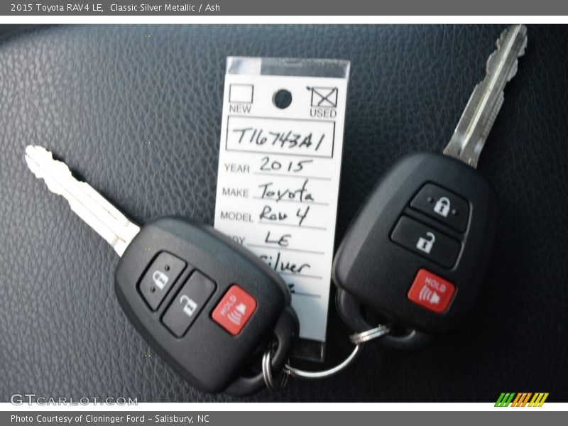 Classic Silver Metallic / Ash 2015 Toyota RAV4 LE