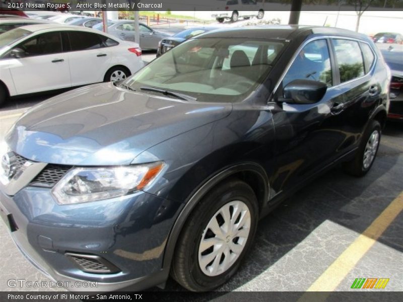 Arctic Blue Metallic / Charcoal 2016 Nissan Rogue S