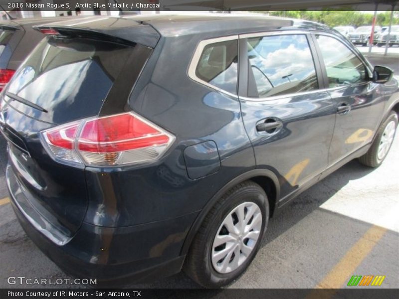 Arctic Blue Metallic / Charcoal 2016 Nissan Rogue S
