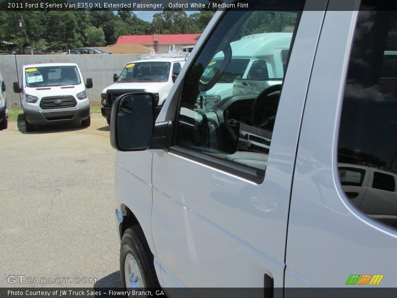 Oxford White / Medium Flint 2011 Ford E Series Van E350 XL Extended Passenger