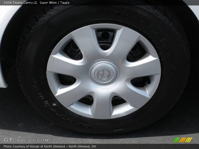 Super White / Taupe 2004 Toyota Camry LE