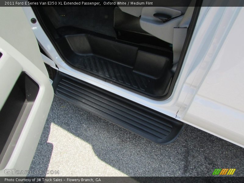 Oxford White / Medium Flint 2011 Ford E Series Van E350 XL Extended Passenger
