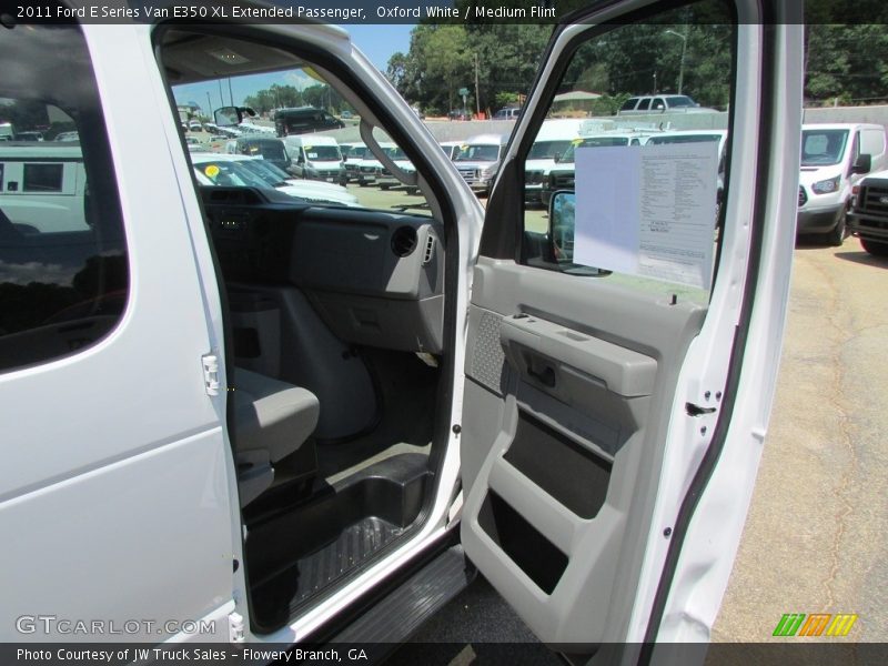 Oxford White / Medium Flint 2011 Ford E Series Van E350 XL Extended Passenger