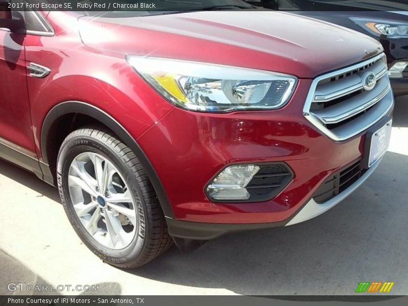 Ruby Red / Charcoal Black 2017 Ford Escape SE