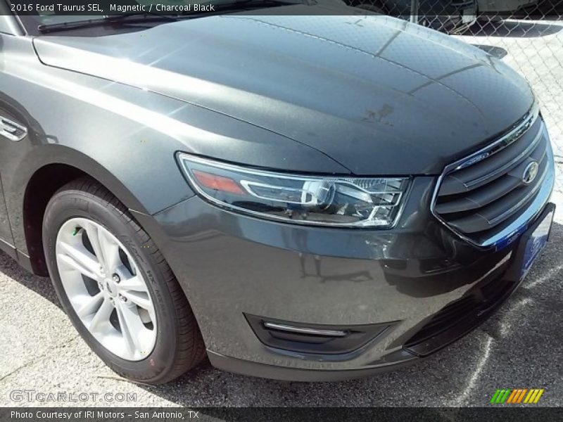 Magnetic / Charcoal Black 2016 Ford Taurus SEL