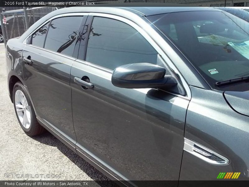 Magnetic / Charcoal Black 2016 Ford Taurus SEL