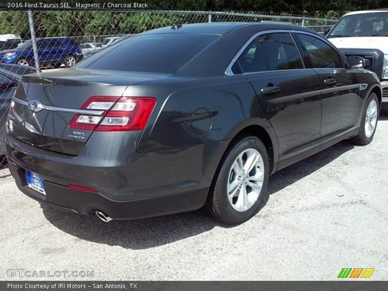 Magnetic / Charcoal Black 2016 Ford Taurus SEL