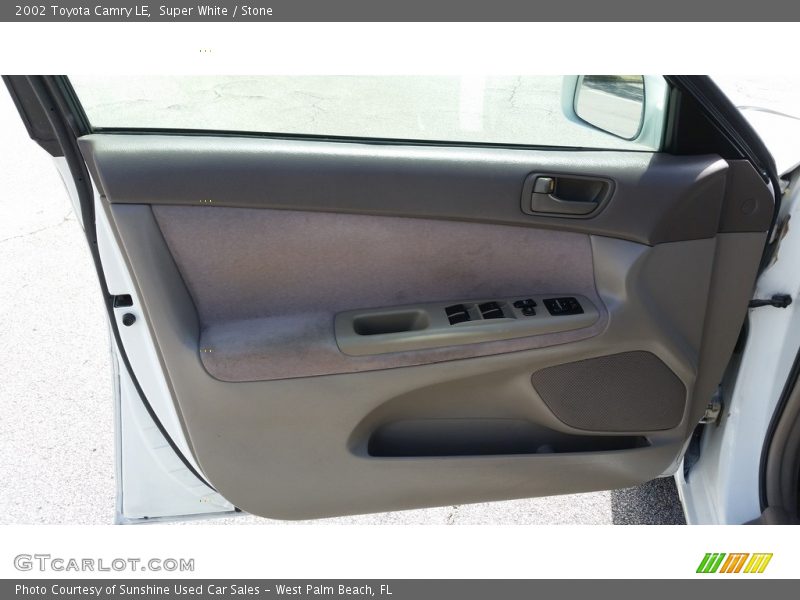 Super White / Stone 2002 Toyota Camry LE