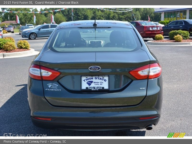 Guard Metallic / Charcoal Black 2015 Ford Fusion SE