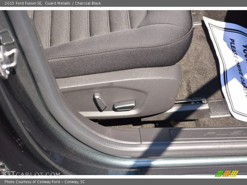 Guard Metallic / Charcoal Black 2015 Ford Fusion SE