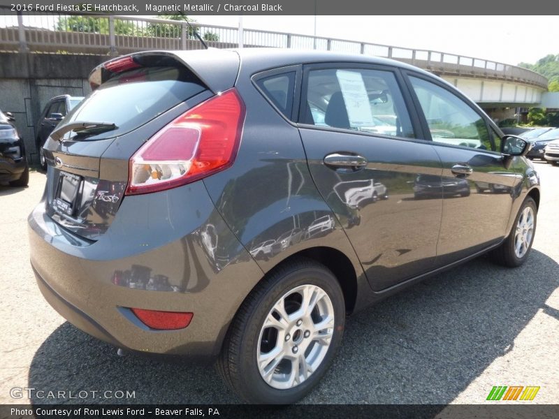 Magnetic Metallic / Charcoal Black 2016 Ford Fiesta SE Hatchback