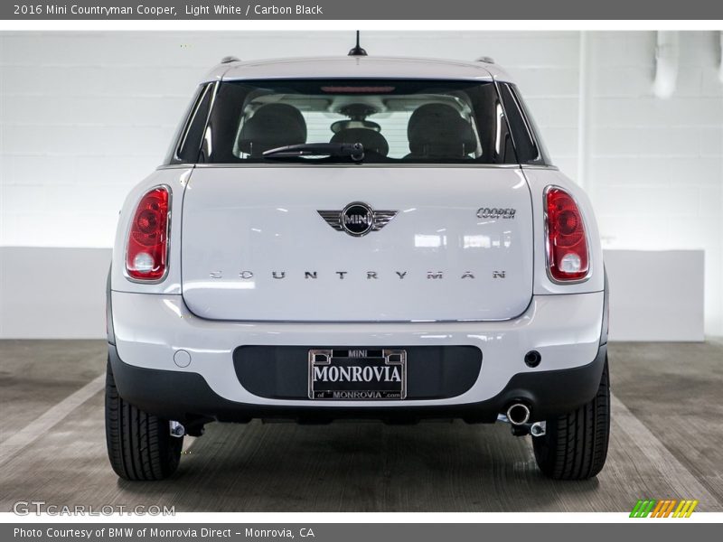 Light White / Carbon Black 2016 Mini Countryman Cooper