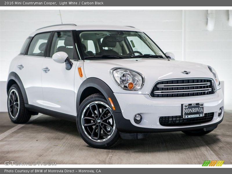 Light White / Carbon Black 2016 Mini Countryman Cooper