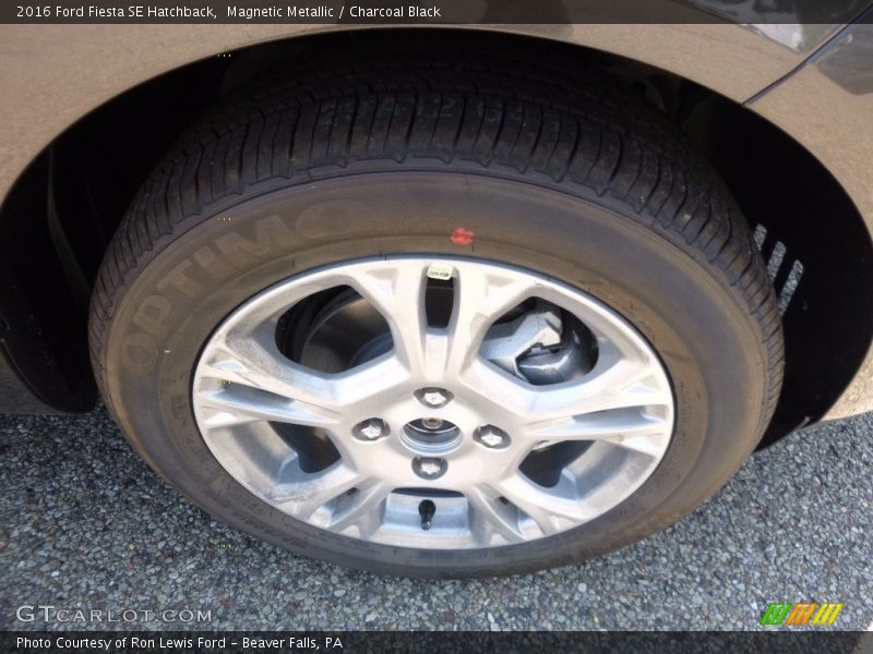 Magnetic Metallic / Charcoal Black 2016 Ford Fiesta SE Hatchback