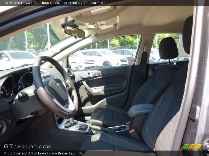 Magnetic Metallic / Charcoal Black 2016 Ford Fiesta SE Hatchback