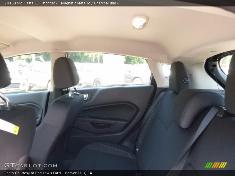 Magnetic Metallic / Charcoal Black 2016 Ford Fiesta SE Hatchback