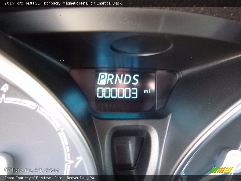 Magnetic Metallic / Charcoal Black 2016 Ford Fiesta SE Hatchback