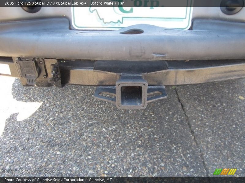Oxford White / Tan 2005 Ford F250 Super Duty XL SuperCab 4x4