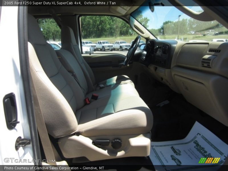 Oxford White / Tan 2005 Ford F250 Super Duty XL SuperCab 4x4