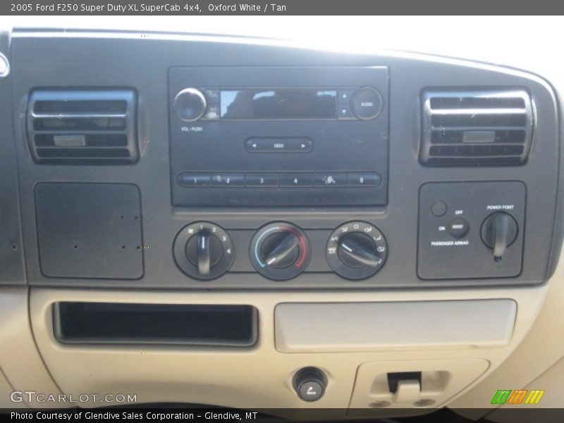 Oxford White / Tan 2005 Ford F250 Super Duty XL SuperCab 4x4