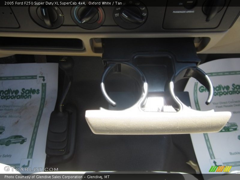 Oxford White / Tan 2005 Ford F250 Super Duty XL SuperCab 4x4