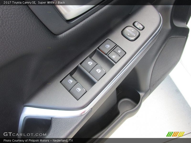 Super White / Black 2017 Toyota Camry SE