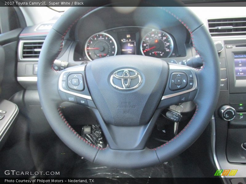 Super White / Black 2017 Toyota Camry SE