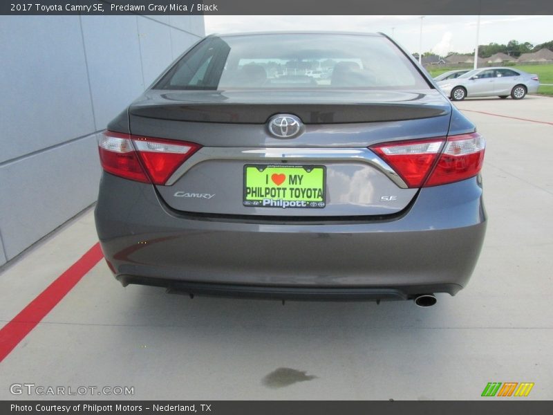 Predawn Gray Mica / Black 2017 Toyota Camry SE