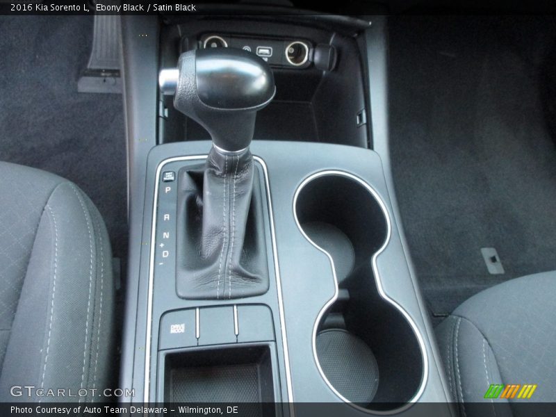 Ebony Black / Satin Black 2016 Kia Sorento L