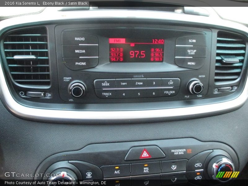 Ebony Black / Satin Black 2016 Kia Sorento L