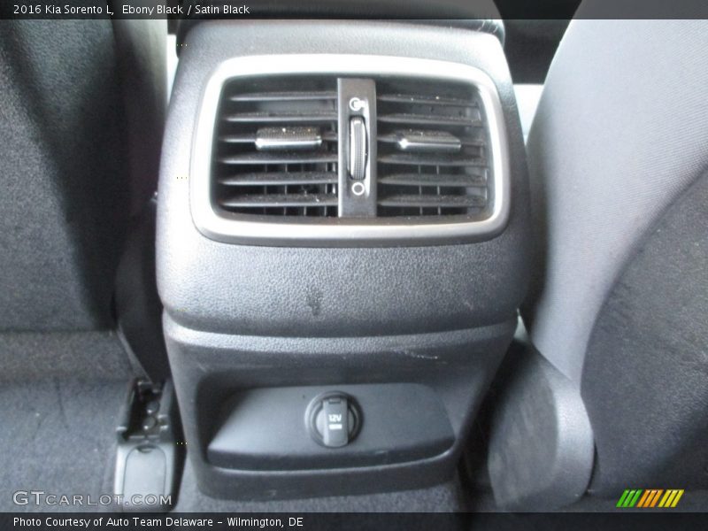 Ebony Black / Satin Black 2016 Kia Sorento L