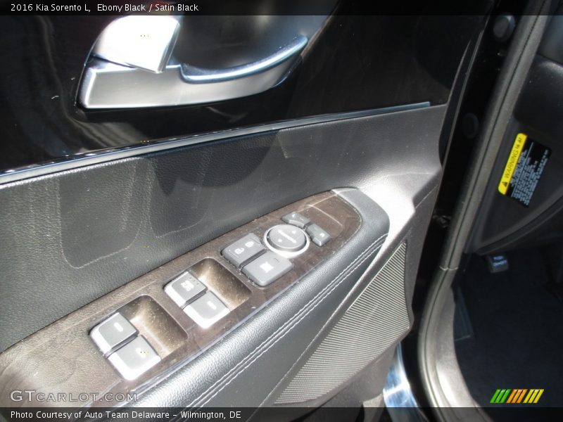 Ebony Black / Satin Black 2016 Kia Sorento L