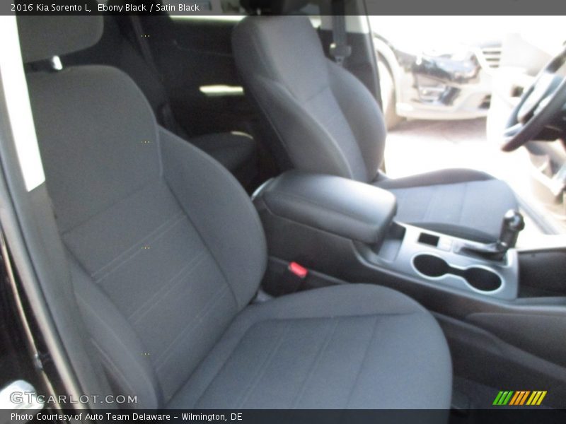 Ebony Black / Satin Black 2016 Kia Sorento L